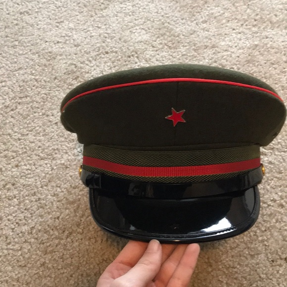green hat with red star